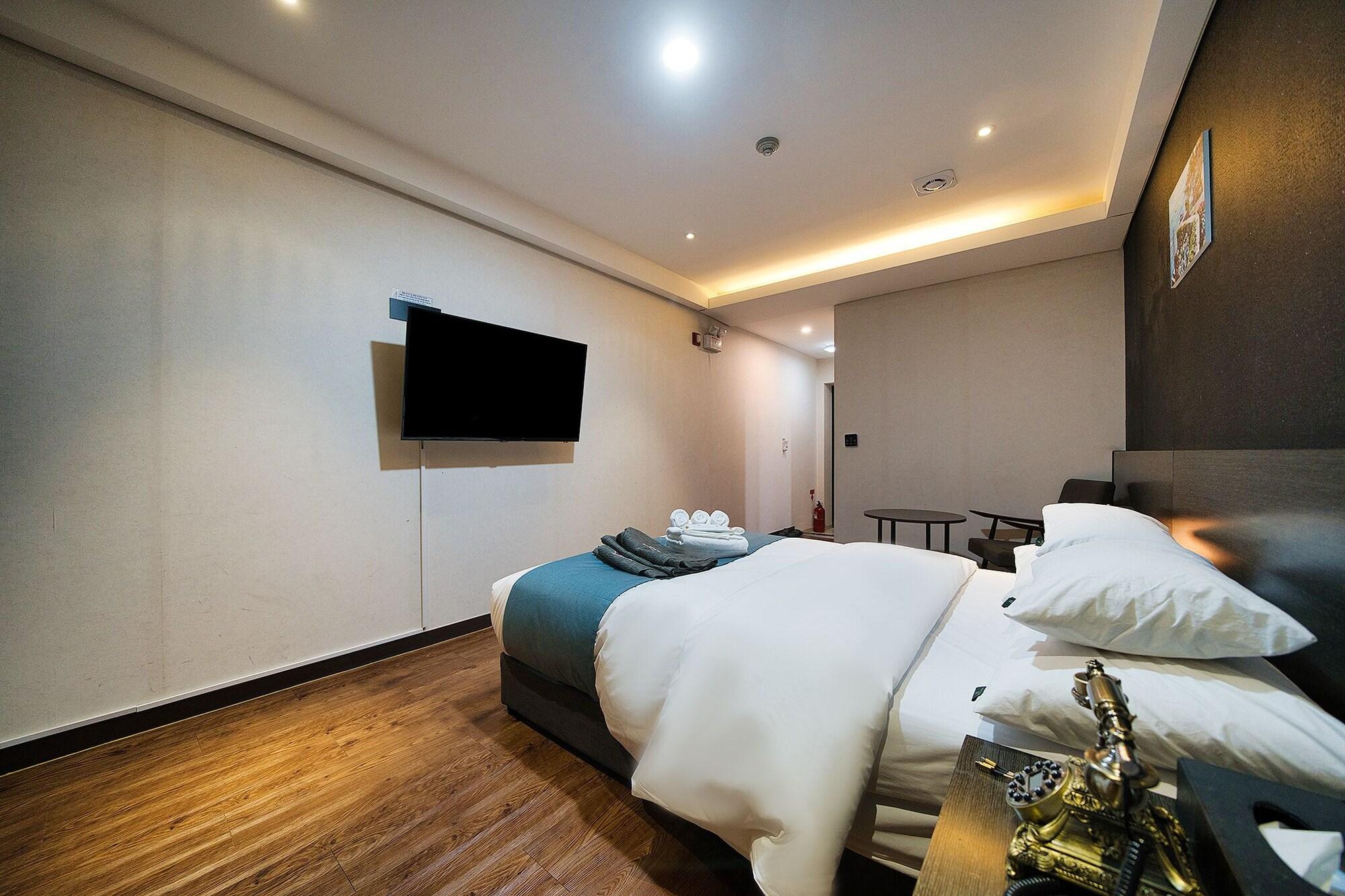 Suwon Dono1796 Hotel Exterior foto